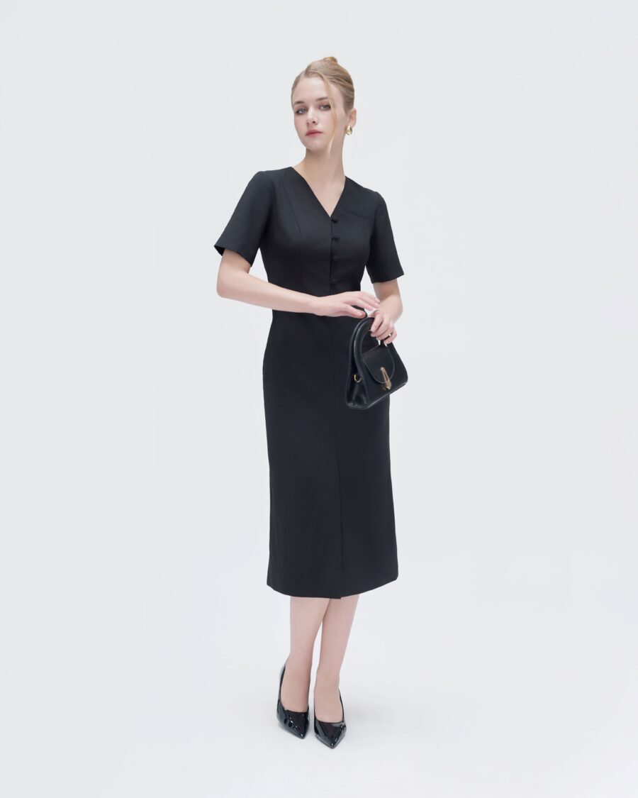 Black vintage dress with a soft lining and comfortable fit