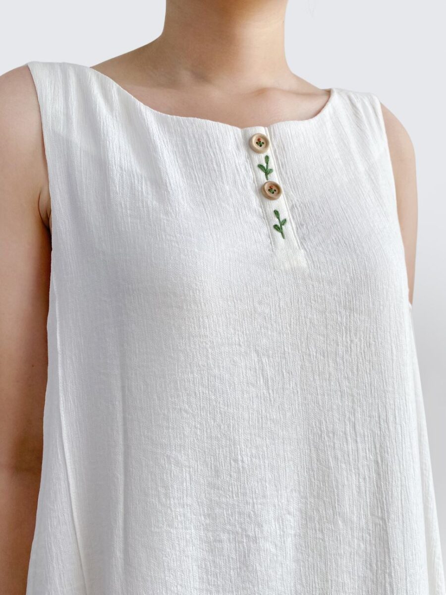 close-up-white-linen dress with texture